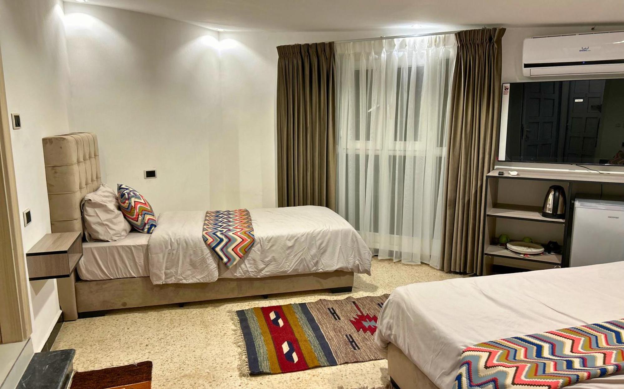 Celestia Boutique Inn - Boutique Stay Overlooking Jerash Ruins จีราช ห้อง รูปภาพ