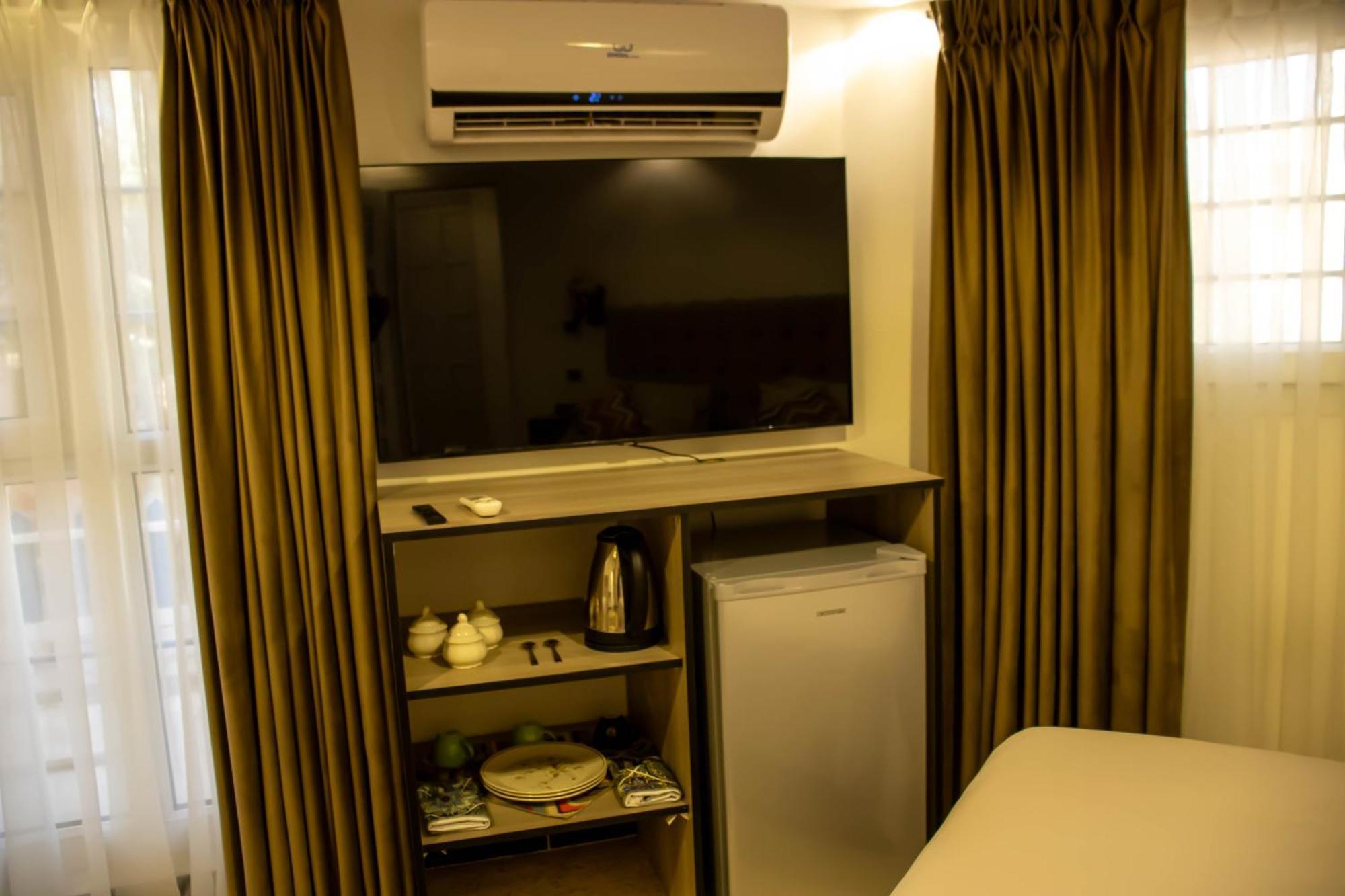 Celestia Boutique Inn - Boutique Stay Overlooking Jerash Ruins จีราช ภายนอก รูปภาพ