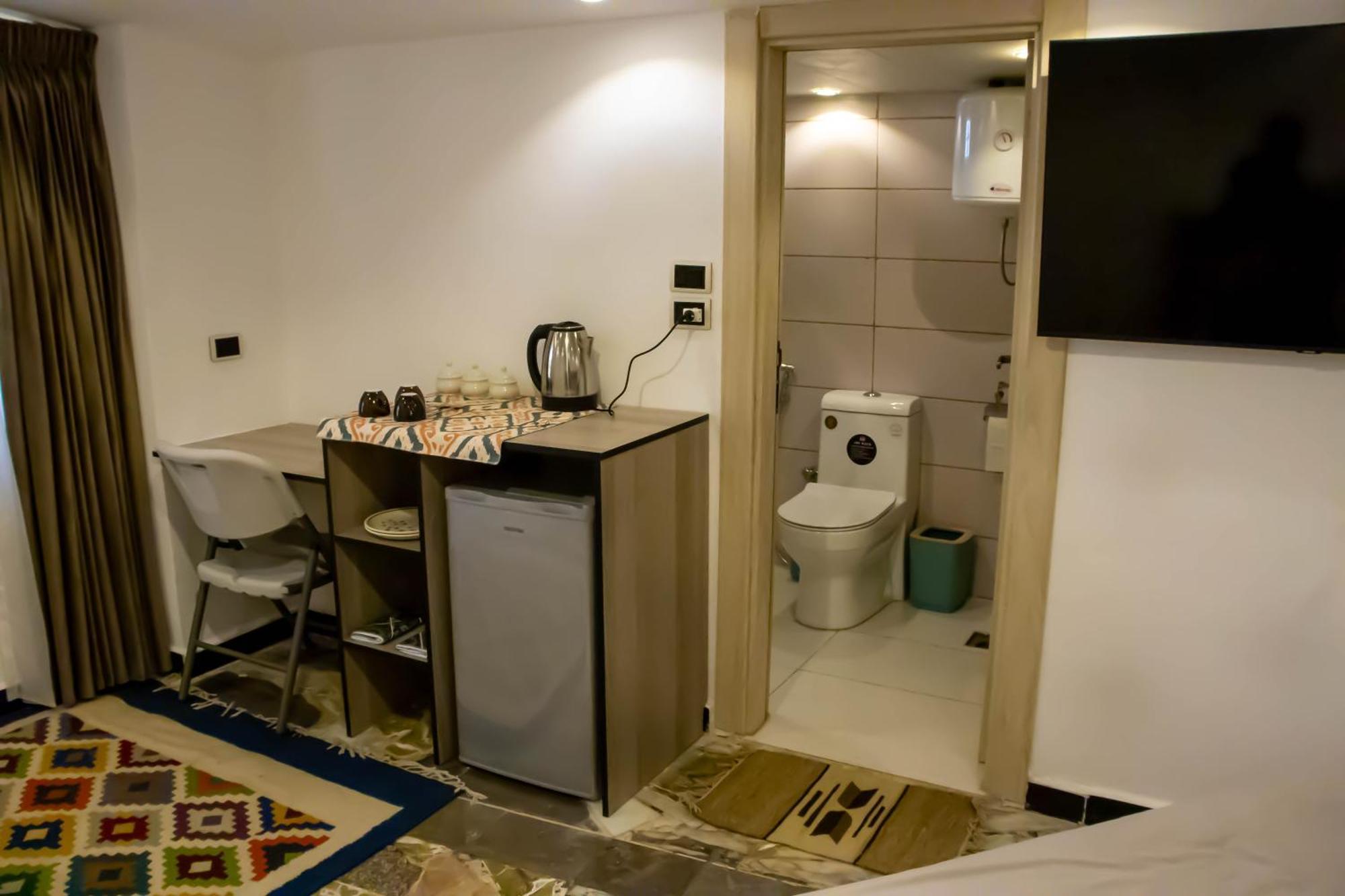 Celestia Boutique Inn - Boutique Stay Overlooking Jerash Ruins จีราช ภายนอก รูปภาพ